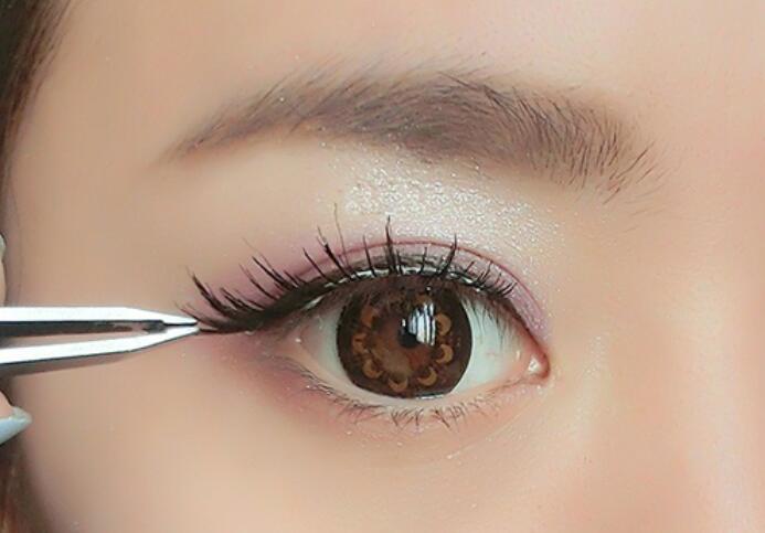 嫁接睫毛有什么好處？南寧美睫紋繡學校分享