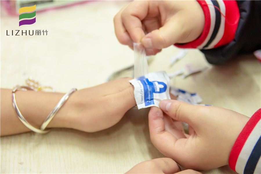 學美甲理論知識：沒有卸甲水怎么卸指甲油？