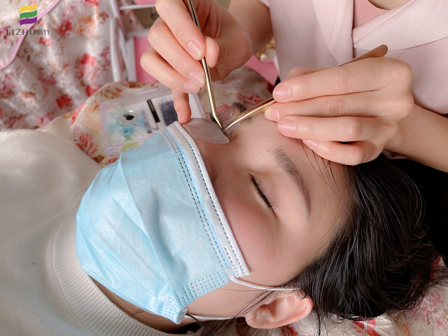 如何選擇合適的美睫款式？廣西紋繡美睫培訓(xùn)有妙招