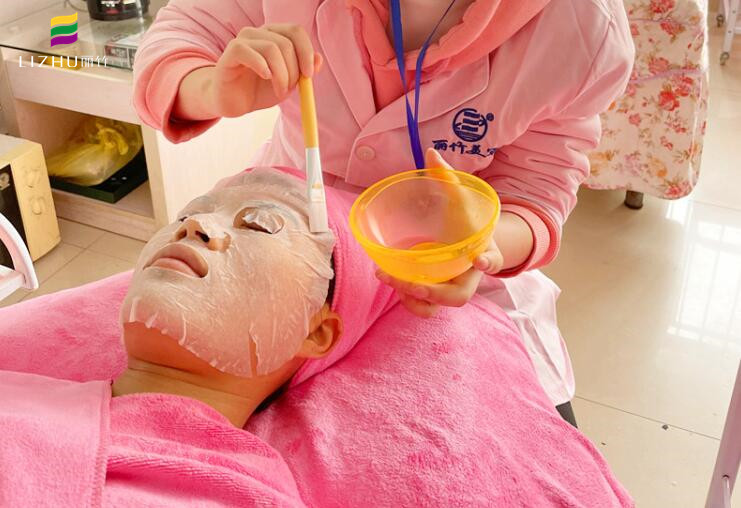 臉部嚴(yán)重缺水怎么快速補(bǔ)水？廣西美容護(hù)膚培訓(xùn)有妙招