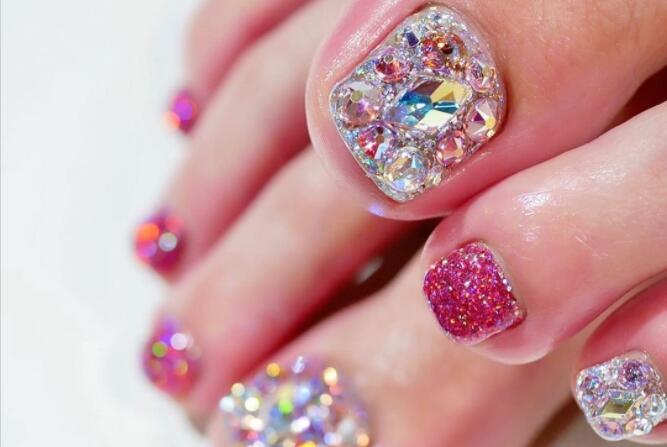 布靈布靈的腳部美甲款式，南寧一對一美甲培訓教你