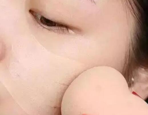 粉底液的正確存方法，南寧彩妝化妝培訓教你