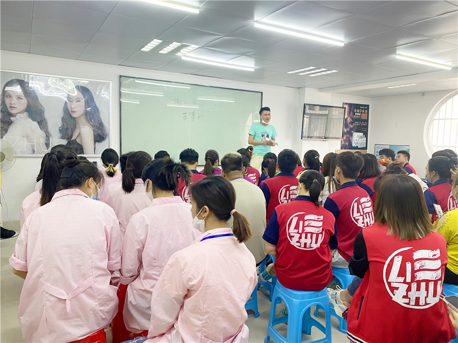 就業(yè)宣講會(huì)：薩瓦迪卡護(hù)膚造型連鎖機(jī)構(gòu)專場(chǎng)