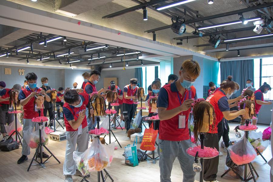 發(fā)師要學(xué)什么內(nèi)容？南寧美發(fā)師培訓(xùn)專(zhuān)業(yè)課程講解