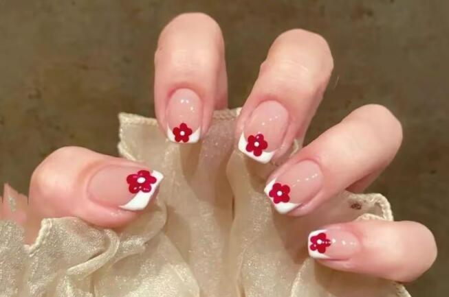 腮紅美甲圖片欣賞，南寧美甲職業(yè)培訓學校推薦