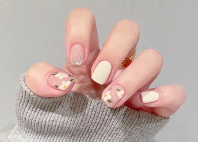 春夏黃皮顯白美甲，廣西美甲培訓(xùn)短期班推薦