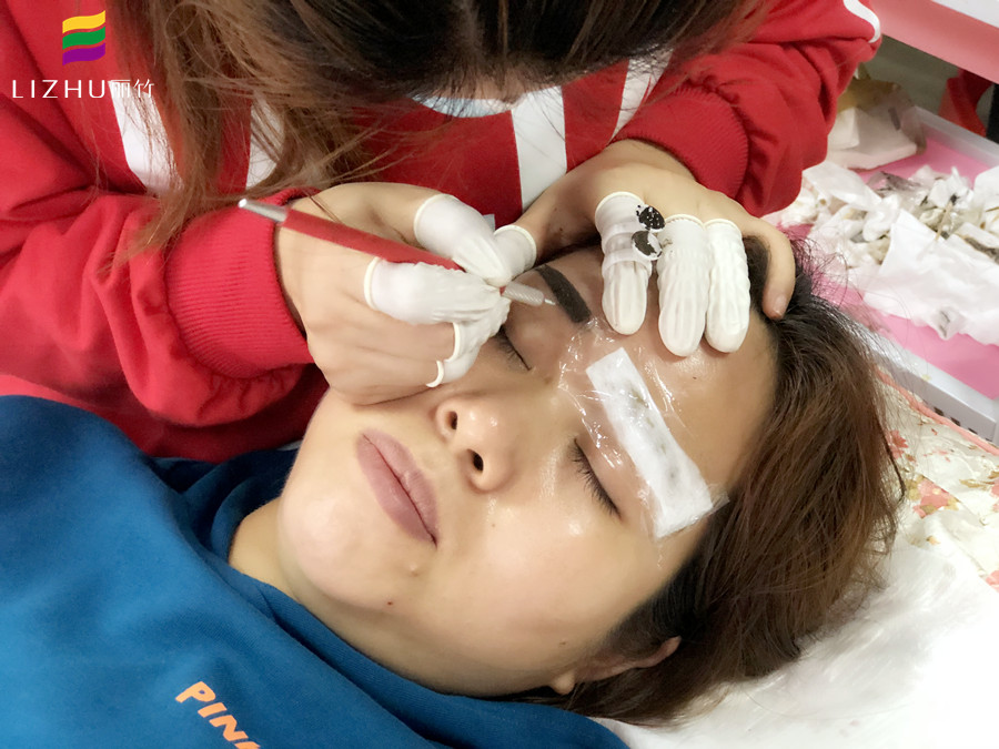 紋眉快速消腫的方法，南寧紋繡眉眼唇培訓(xùn)分享