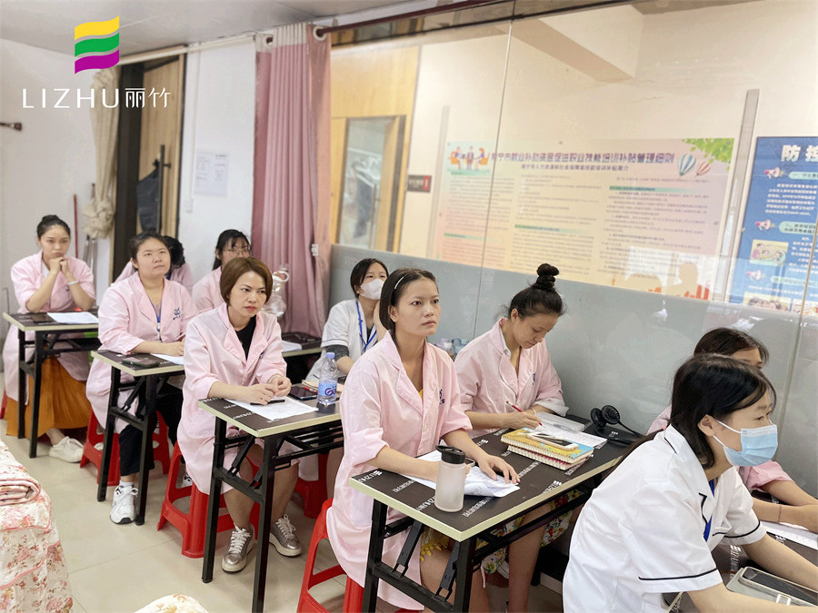 廣西美容師培訓學校舉辦就業(yè)宣講會