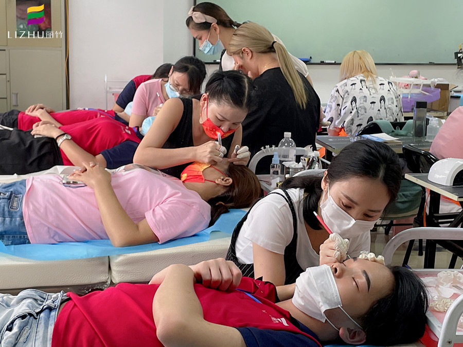 被舒緩膏灼傷處理的方法，廣西紋繡正規(guī)學(xué)校分享建議