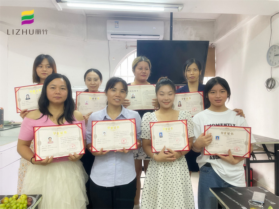 南寧紋繡培訓班座談會，學員們滿載而歸