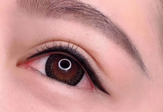 美瞳線暈色處理方法，南寧市紋繡學(xué)校幫找解決方案