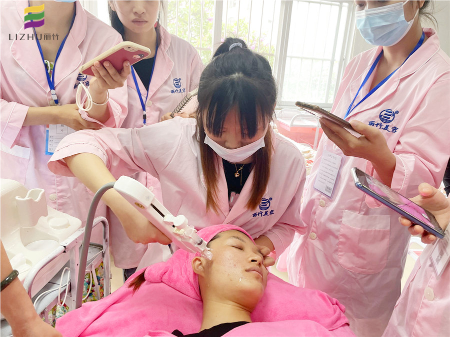 如何延長美容儀器使用時間？南寧美容儀器培訓(xùn)班教你