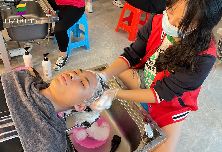 如何正確使用護發(fā)素？南寧美發(fā)基礎(chǔ)班教學內(nèi)容