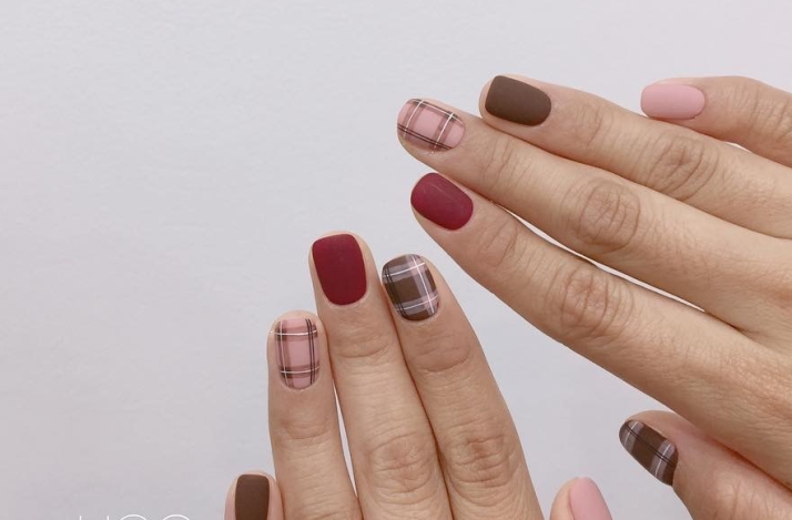 格紋美甲，廣西美甲培訓(xùn)排行前三推薦