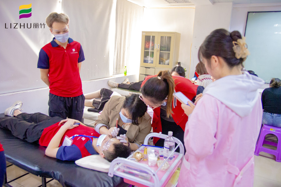 紋繡師在紋眉時如何收費？南寧紋眉培訓學校幫你分析