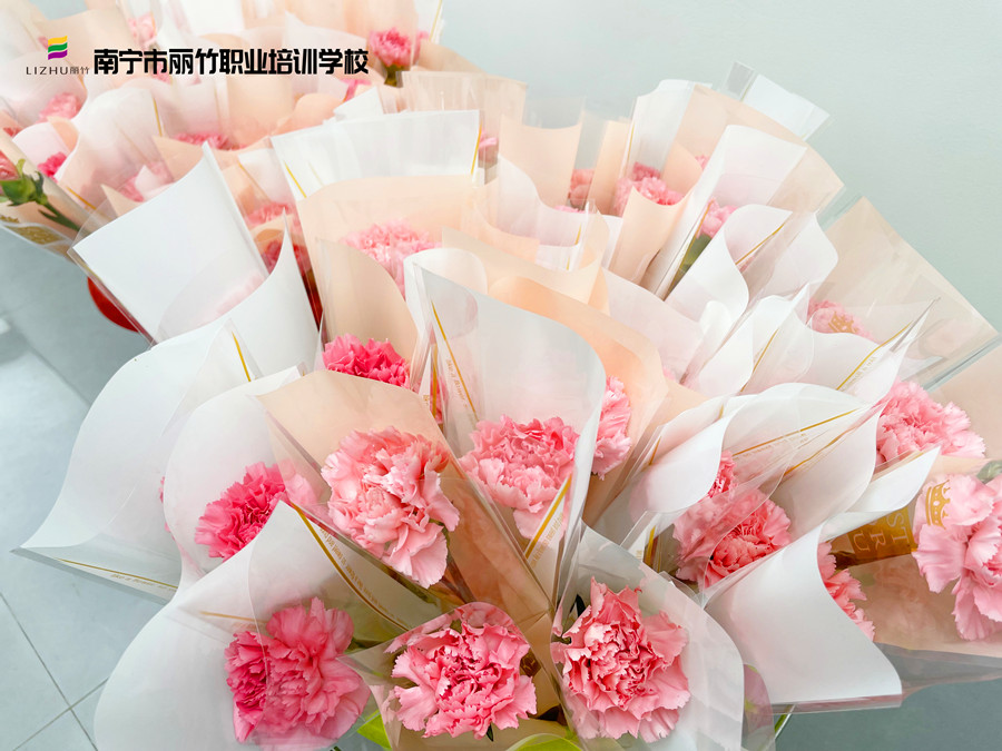 麗竹學(xué)校3·8女神節(jié)，定制專屬你的美麗