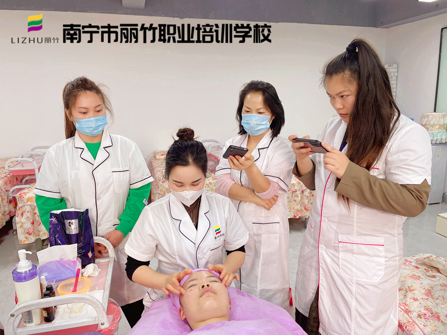 點(diǎn)按太陽（xue）的注意事項(xiàng)，南寧按摩學(xué)校培訓(xùn)內(nèi)容