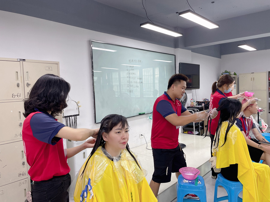 夏日染頭發(fā)后如何護理？廣西染發(fā)護發(fā)培訓(xùn)班分享技巧