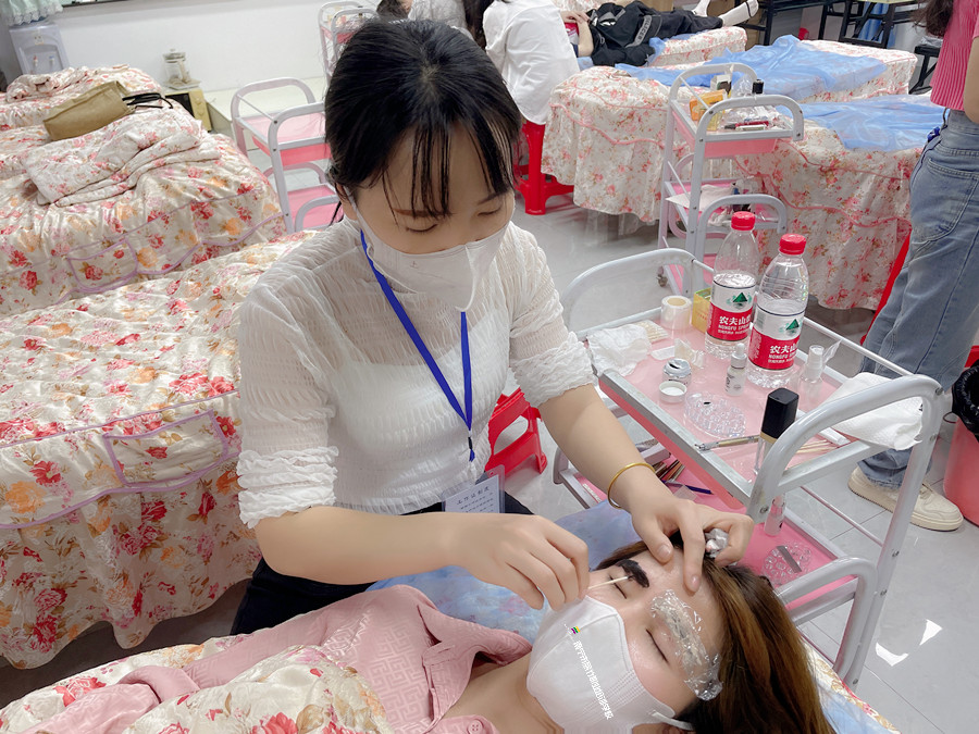 南寧學(xué)紋眉：紋眉結(jié)痂速度慢怎么辦？