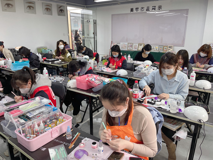 廣西美甲師：美甲磁鐵丟了怎么辦？