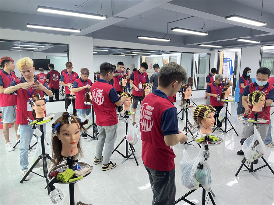 學美發(fā)？南寧美發(fā)學校排名推薦你到麗竹學校