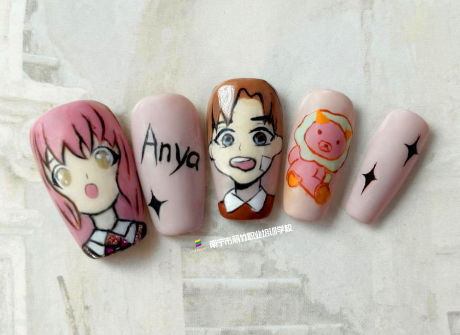 卡通動(dòng)漫美甲，南寧學(xué)美甲款式