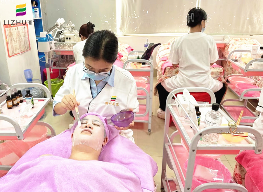 紋眉恢復(fù)期敷面膜的危害，南寧紋眉專業(yè)培訓(xùn)