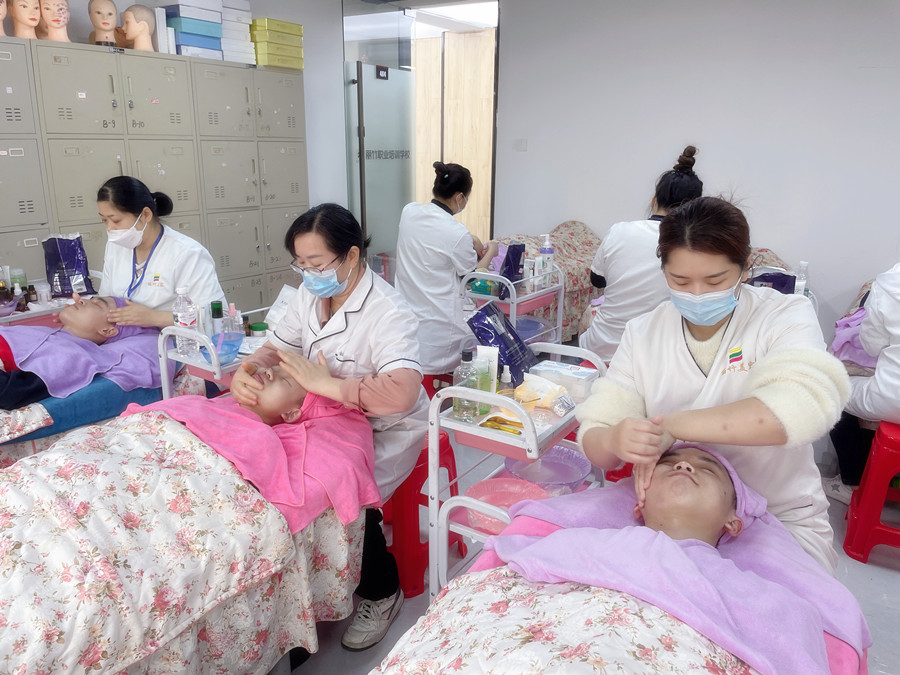 廣西美容養(yǎng)顏：如何保持皮膚白嫩？