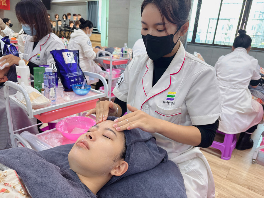 油皮肌膚控油技巧，廣西皮膚管理培訓學校分享