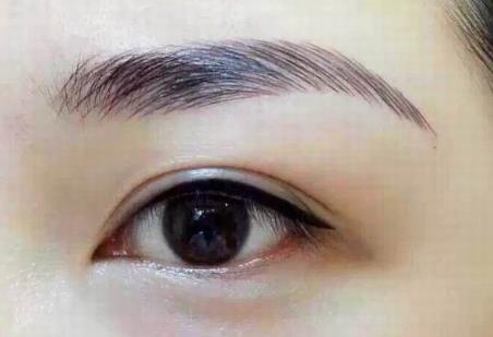 為什么眉毛和美瞳線要一起紋？南寧紋繡造型學(xué)校解析