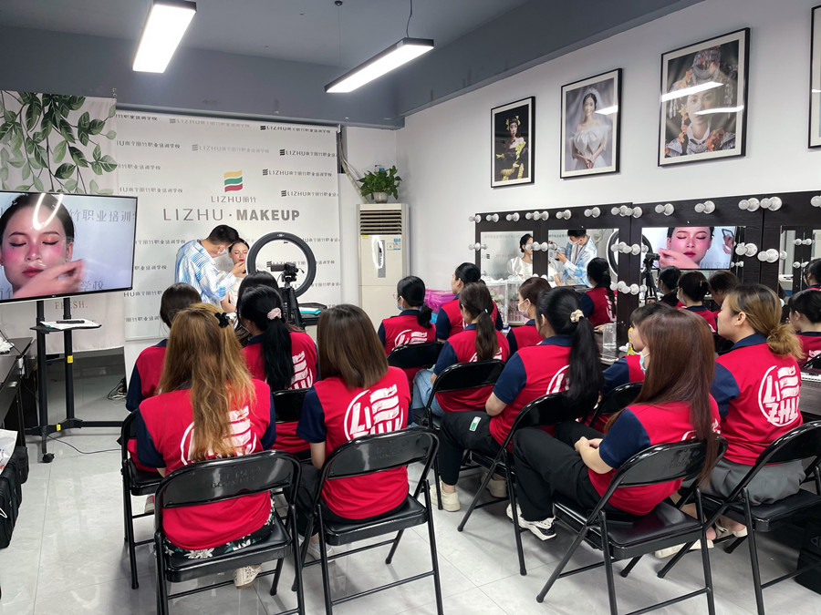 化妝如何省錢的方法，南寧化妝職業(yè)培訓(xùn)