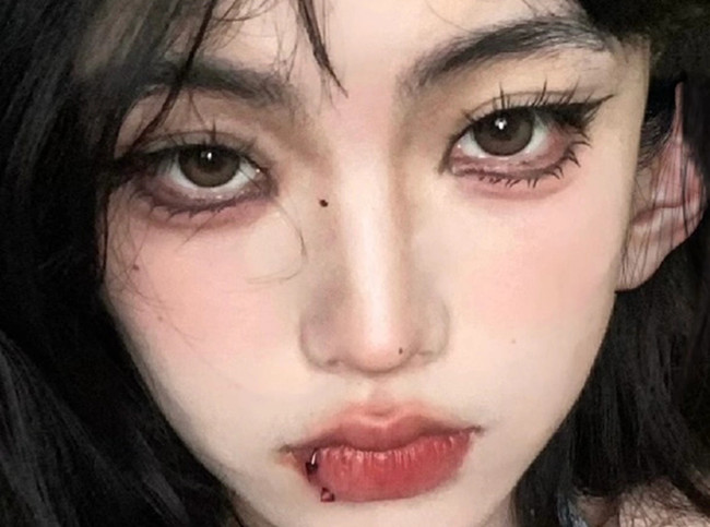 超A的亞裔混血辣妹眼妝教程，廣西網(wǎng)紅造型培訓