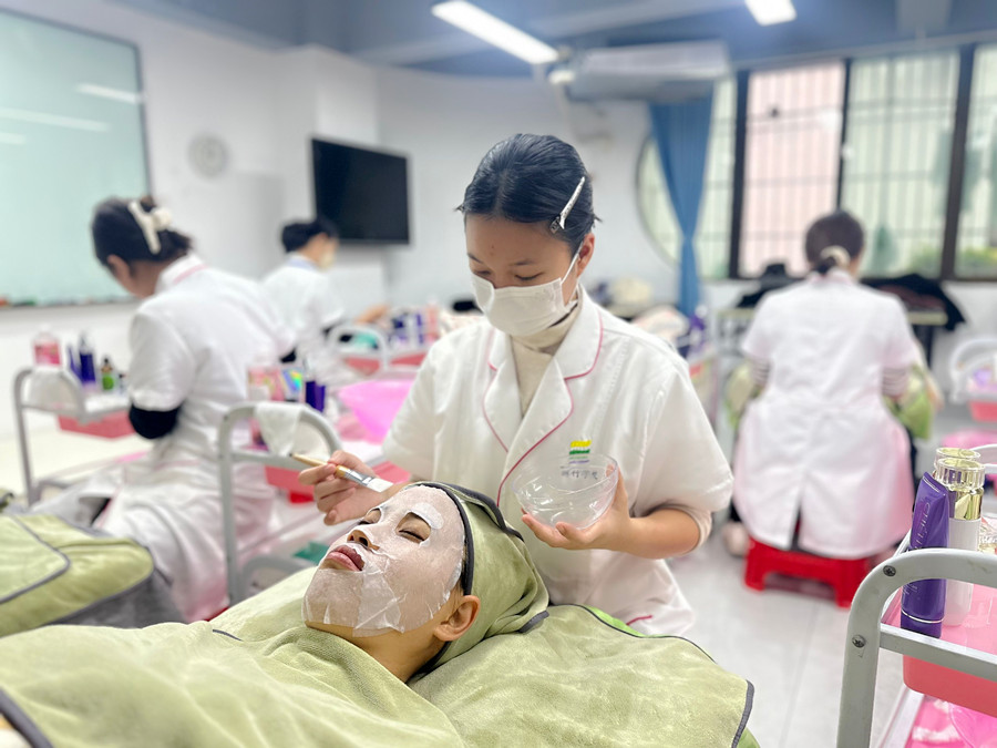 如何去除濁相？南寧皮膚管理師教你