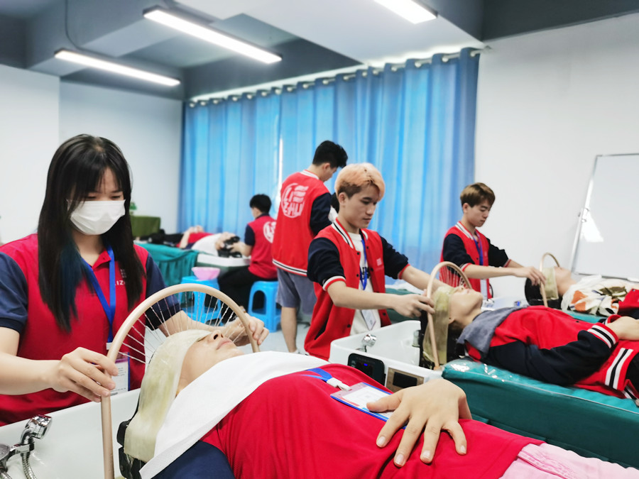 姜療洗頭的好處，南寧頭療洗護養(yǎng)發(fā)學(xué)校告訴你