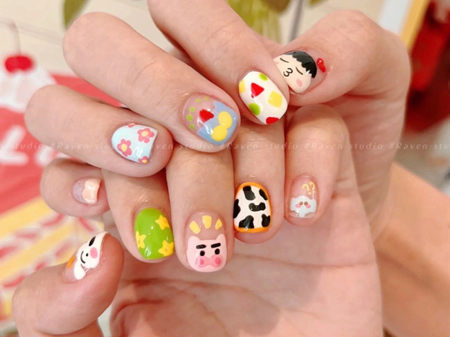 廣西培訓美甲職業(yè)：涂鴉卡通小短甲