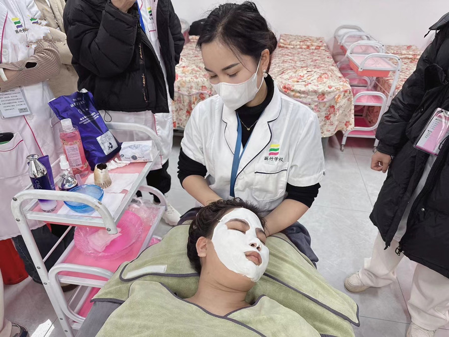 夏季肌膚老化快的原因，廣西美容護(hù)膚中心分析