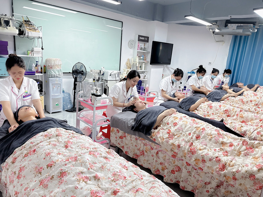 南寧學美體：按摩脖子的好處