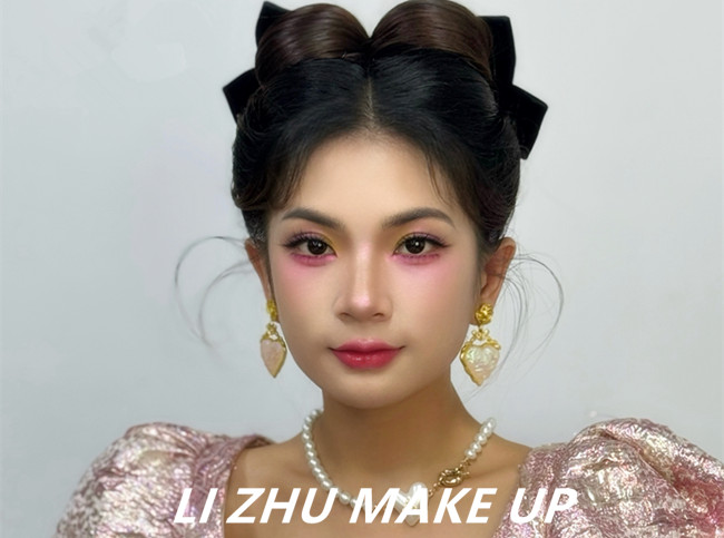 在逃公主造型，告訴南寧專業(yè)彩妝去哪學(xué)南寧專業(yè)彩妝去哪學(xué)？