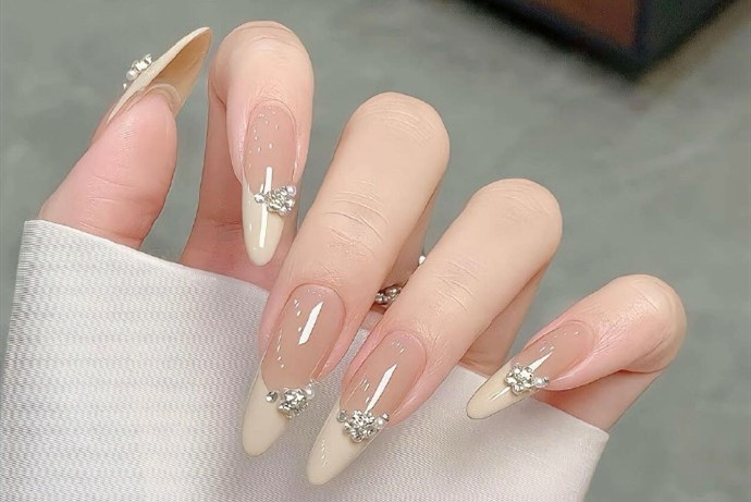 法式蝴蝶結(jié)美甲，廣西美甲款式