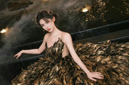 鞠婧祎金羽妝教程，南寧化妝仿妝培訓(xùn)