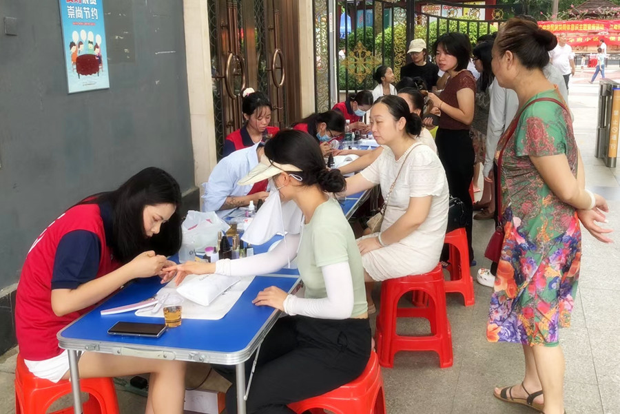 南寧美甲培訓(xùn)社會報(bào)告，告訴你南寧學(xué)美甲哪里有實(shí)力？