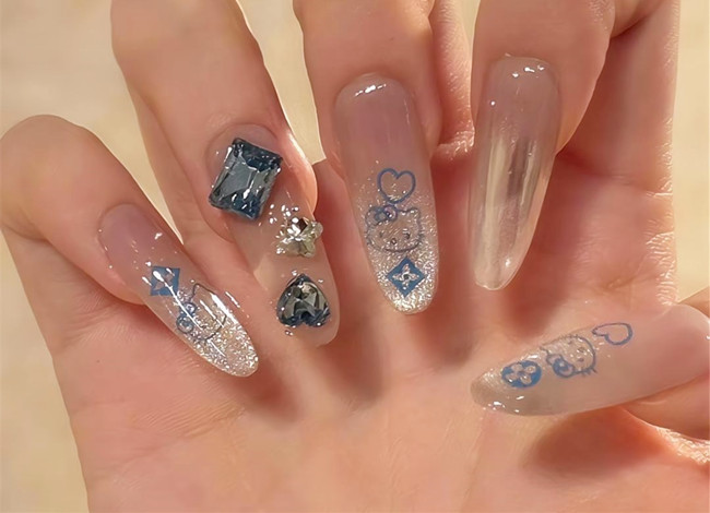 顯白藍(lán)色美甲，廣西美甲暑期速成班收集分享