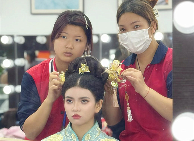 秀禾妝容，用實力展現(xiàn)廣西彩妝學校哪家有實力？