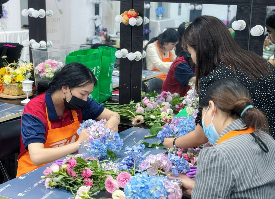 優(yōu)雅瀑布桌花布置，學(xué)花藝沒經(jīng)驗(yàn)