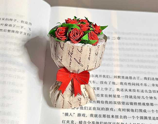 玫瑰花束折紙教程，廣西花藝培訓(xùn)學(xué)校推薦