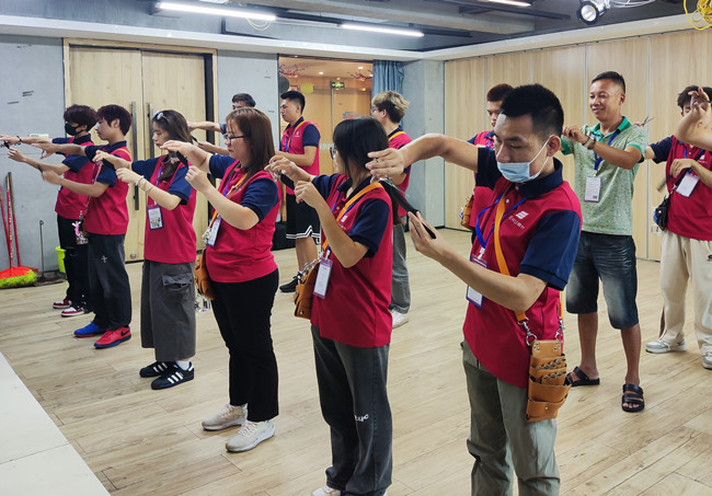 零基礎(chǔ)學(xué)美發(fā)：認(rèn)識(shí)美發(fā)工具和使用說(shuō)明