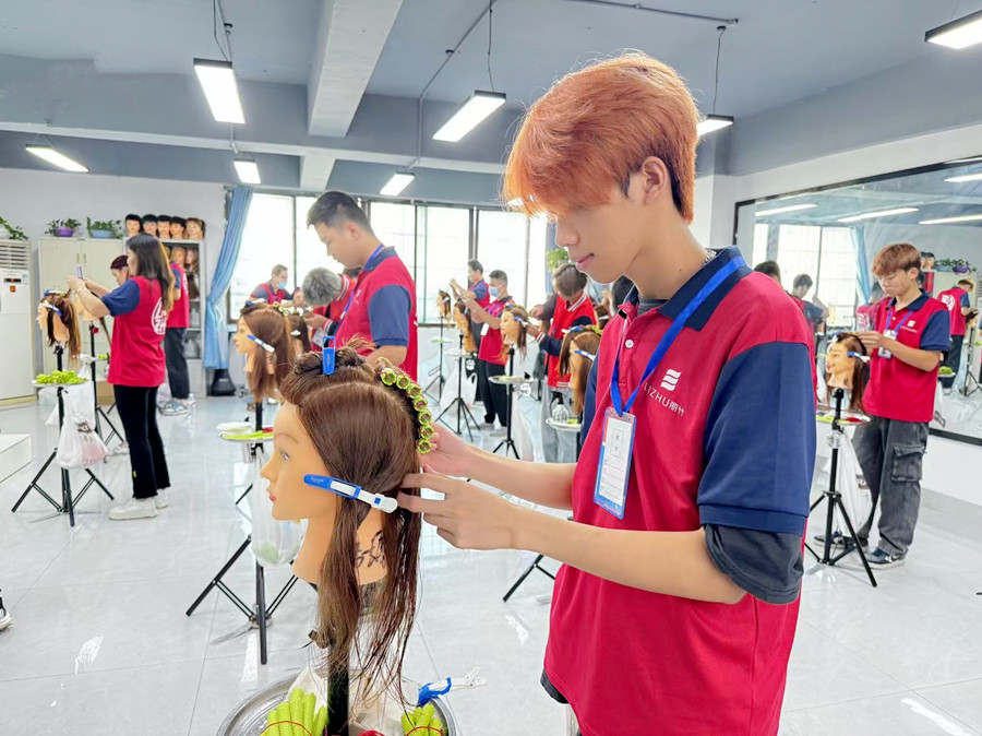 標準杠操作技巧 | 南寧學燙染哪里學費便宜？