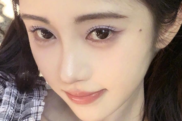 溫柔香芋紫眼妝，學女明星同款妝容