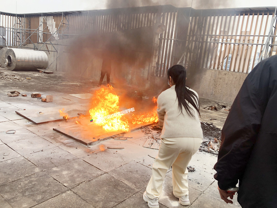 麗竹學校開展消防安全宣傳培訓活動