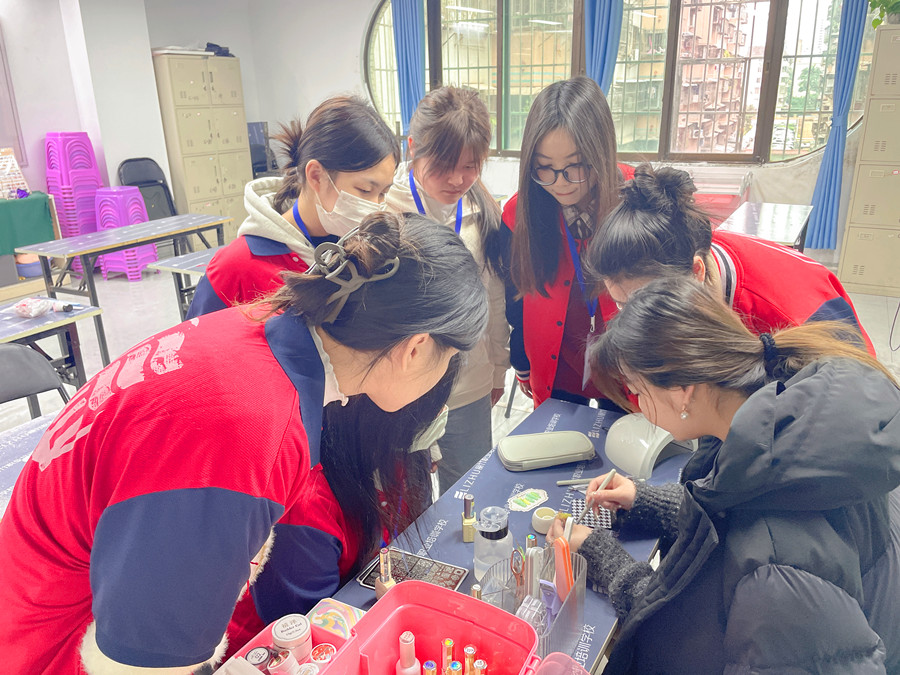 春日清新美甲，廣西美甲進(jìn)修提升作品解析